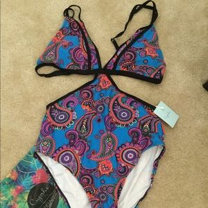 CUPSHE Large 1-piece paisley Bathing Suit
